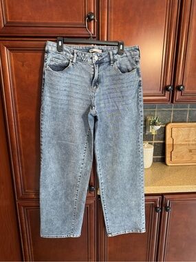 SO Light Wash Low-Rise Dad Jeans